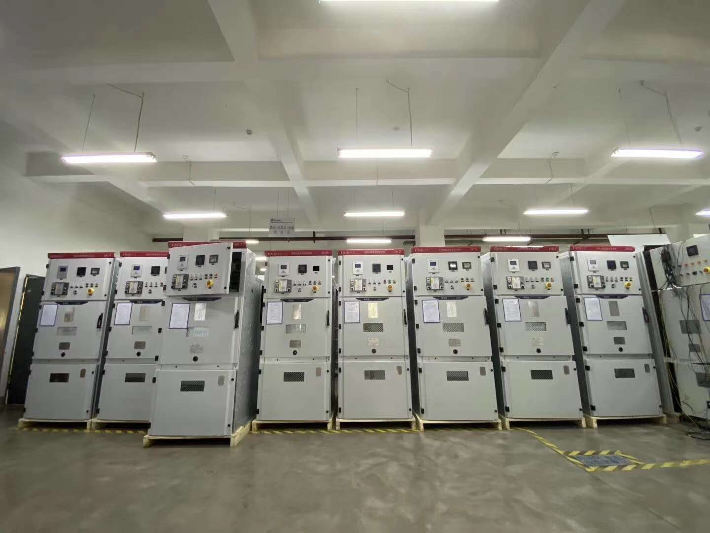 礦場、破碎機(jī)設(shè)備—高壓固態(tài)軟起動一體機(jī)(圖2)